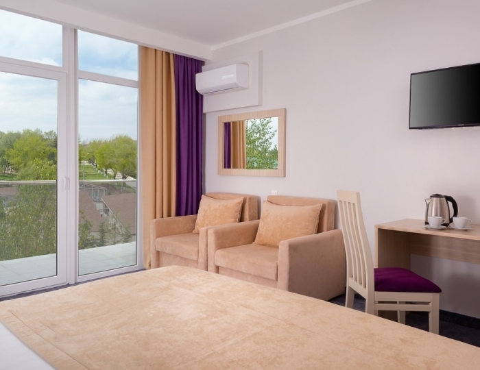 Junior with balcony - Отель Fioleto / Фиолето